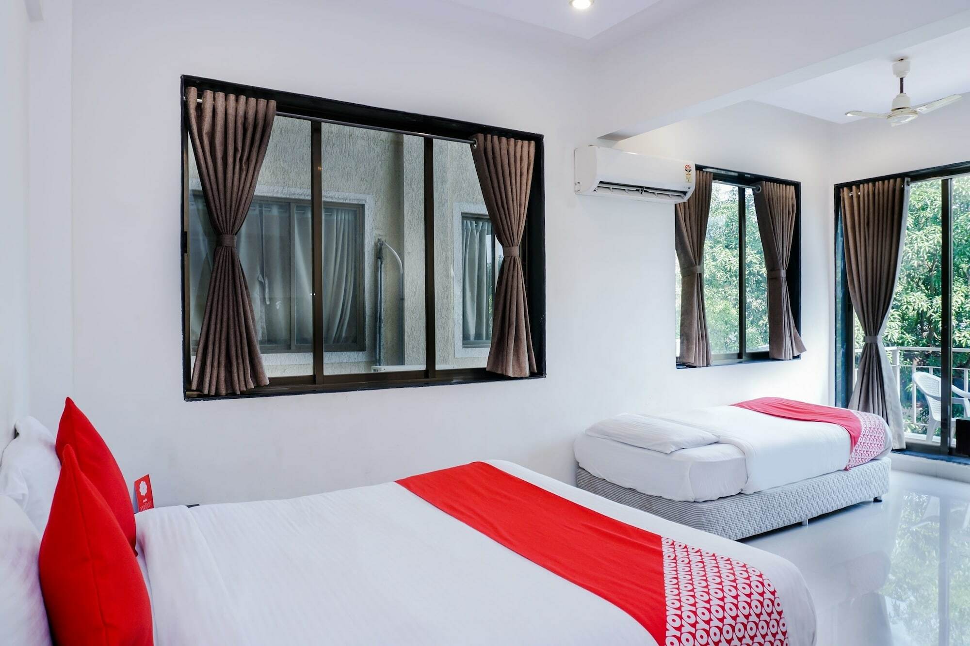 Dreams Holiday Resort Lonavala Extérieur photo